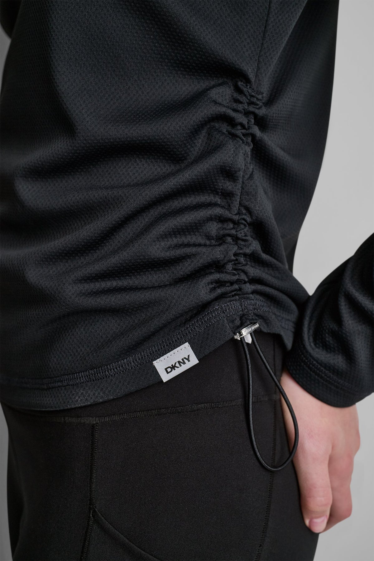 LONG SLEEVE V-NECK TECH TEE