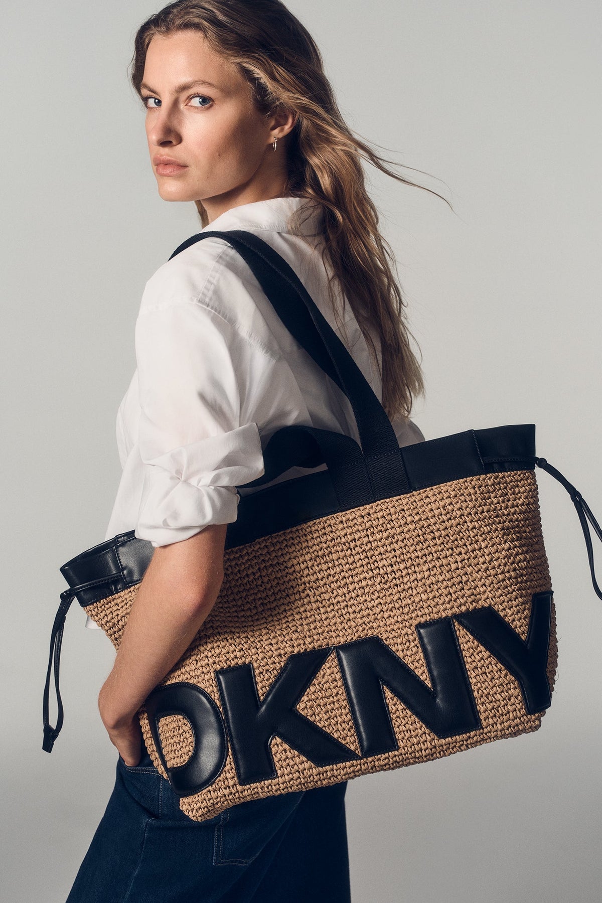 BARDOT RAFFIA LOGO TOTE